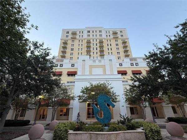 STATION SQUARE CONDO