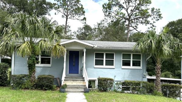 COUNTRY CLUB ESTATES