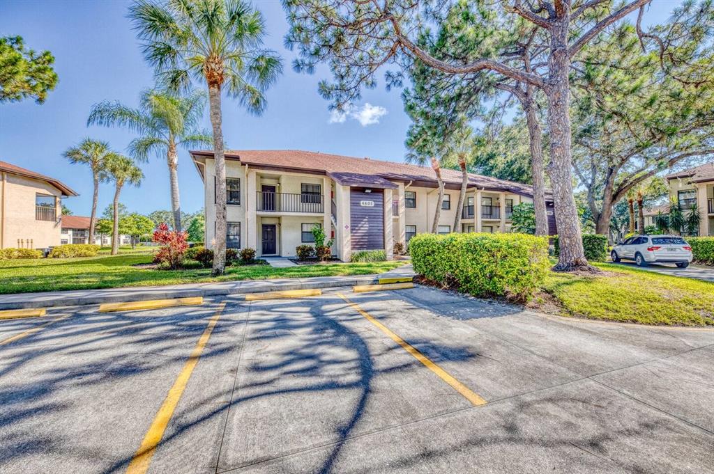 SHOREWALK BATH & TENNIS CLUB 13 - фото