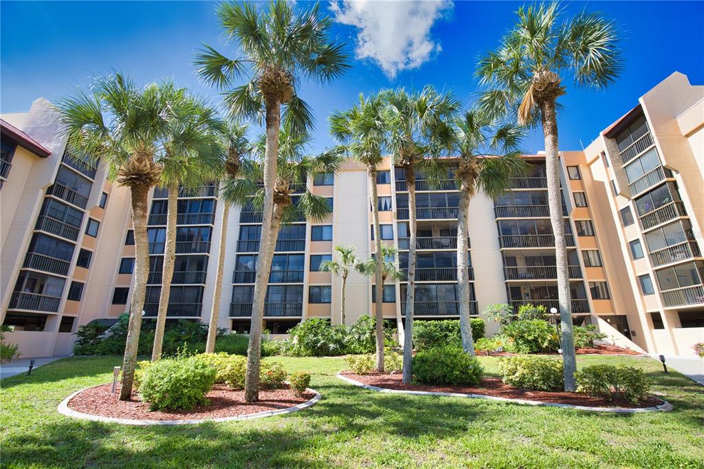 PROMENADES WEST - фото