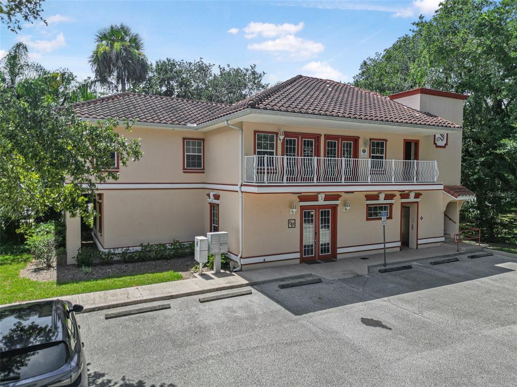 Commercial - фото