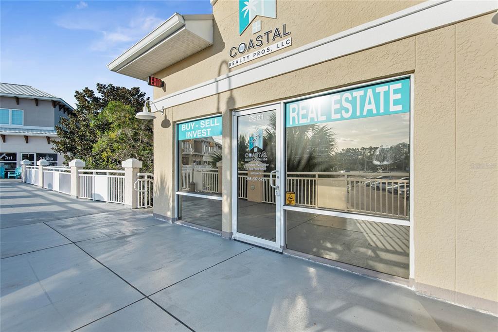 CTIY WALK COMM CONDO - фото