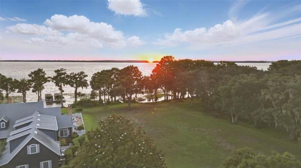 THE PENINSULA ON LAKE HARRIS