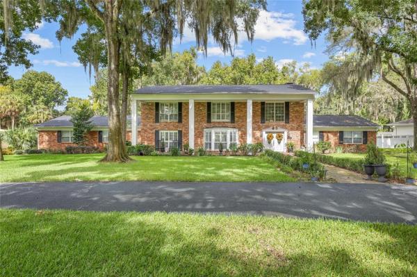 COUNTRY CLUB ESTATE MCINTOSH GRT