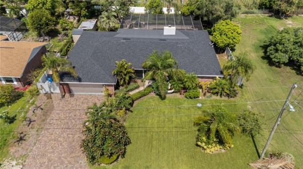 CRYSTAL LAKE ESTATES