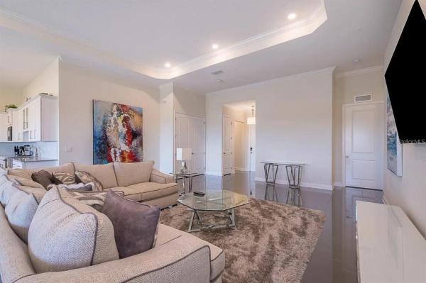 TERRACES/STOREY LAKE CONDO #1 PH