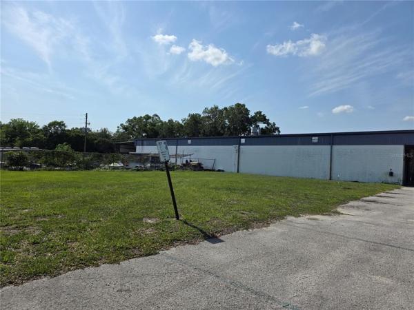 PINE AVE CAR CARE CTR CONDO