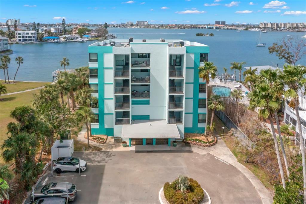 HEMINGWAY CONDO THE - фото