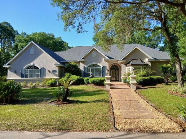 PINE ACRES ON LAKE DORR