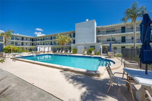 FRENCH QUARTER NORTH CONDO THE