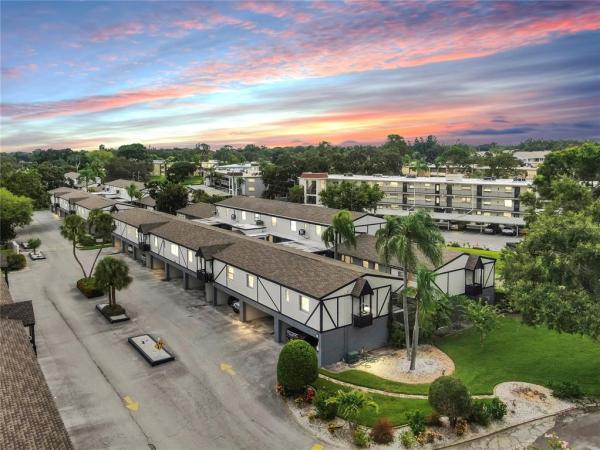 KING ARTHURS COURT CONDO