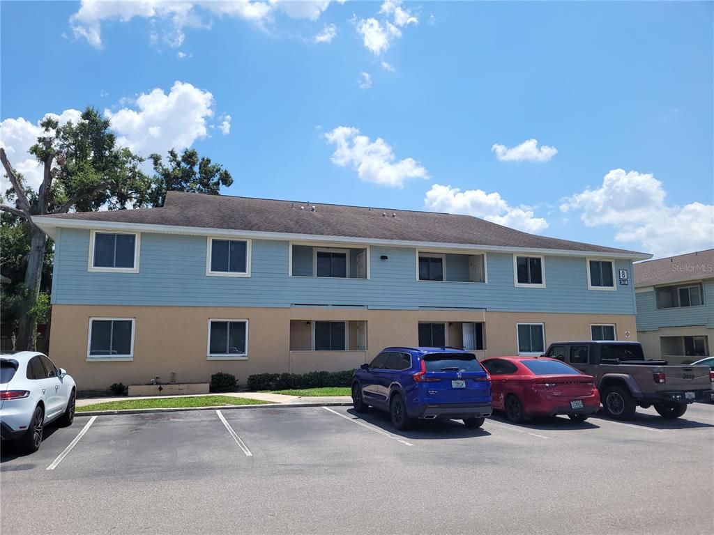 THE HAMPTONS AT BRANDON A CONDO - фото