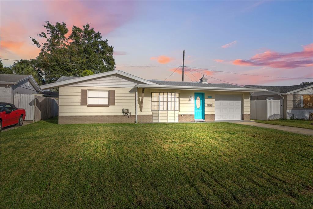 BEACON SQUARE - фото