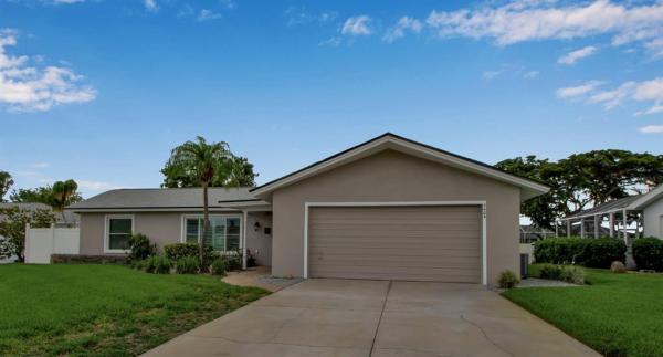 VILLAGE GREEN OF BRADENTON