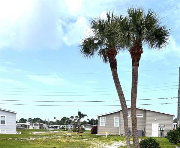 COUNTRY CLUB ESTATES