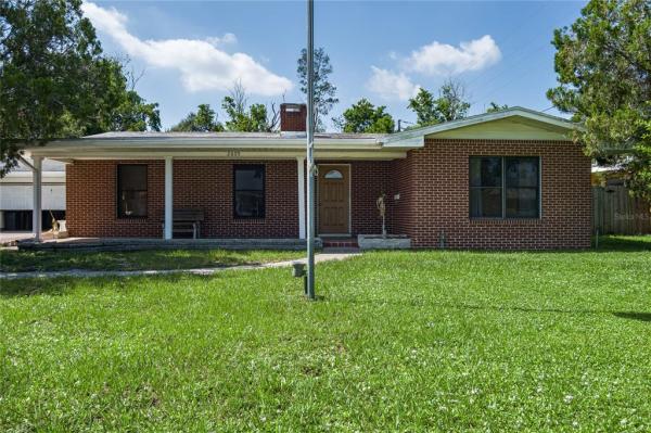 TOWN & COUNTRY ESTATES