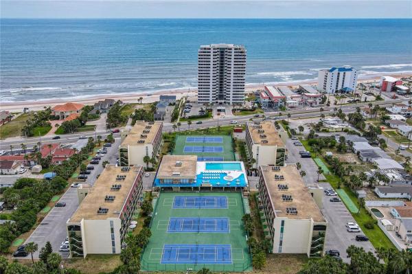 VANTAGE POINTE POOL & RACQUET CLUB CONDO