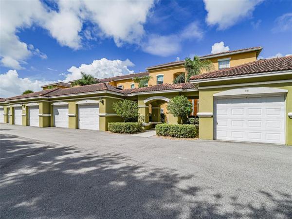 FAIRWAYS AT GRAND HARBOR