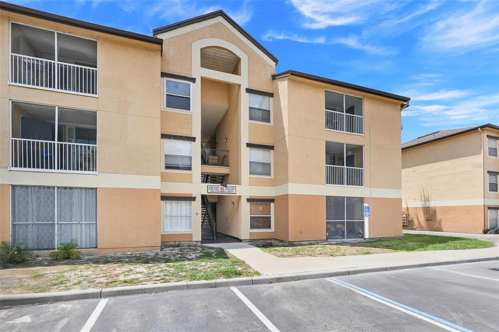 SANDLAKE PRIVATE RESIDENCES - фото