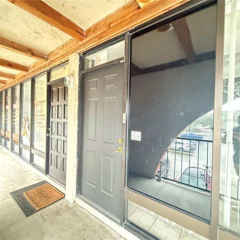 BEL KISS PLAZA COMM CONDO PH 2 - фото