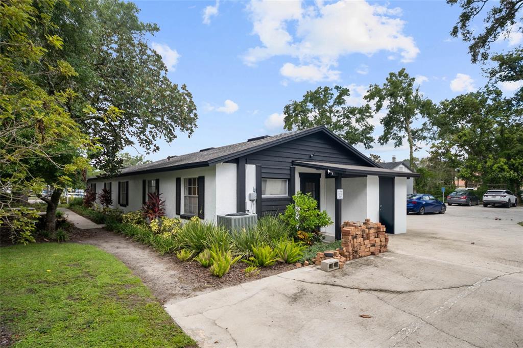 Commercial - фото