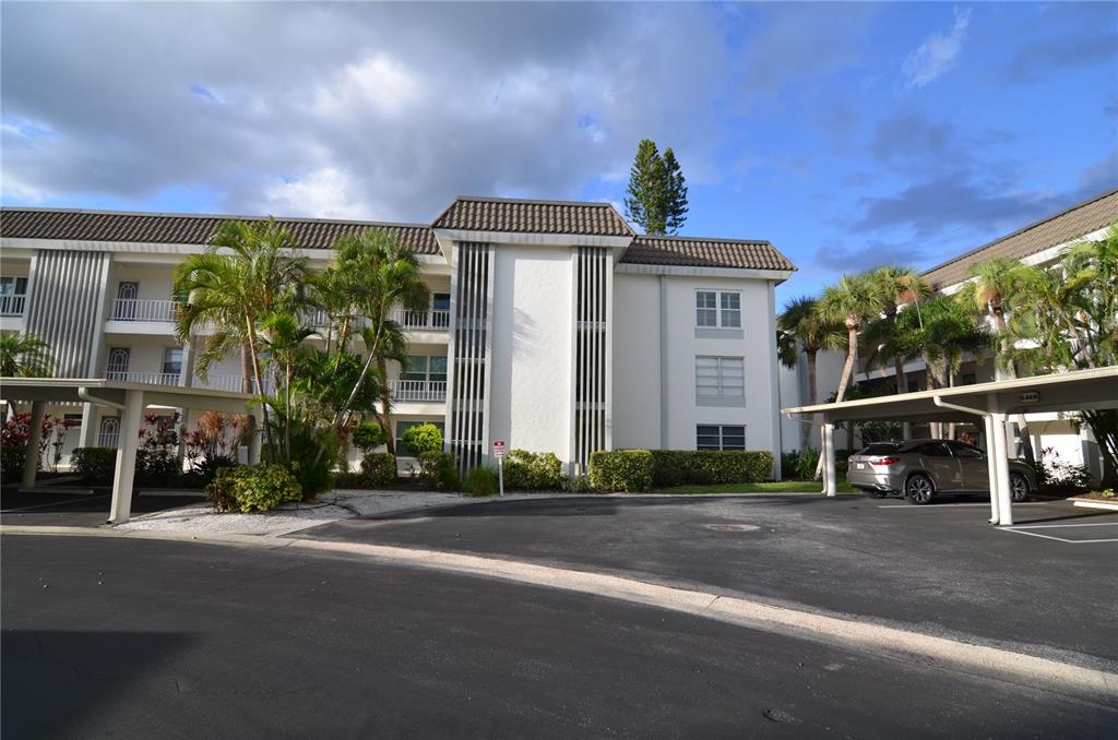 LONGBOAT HARBOUR - фото