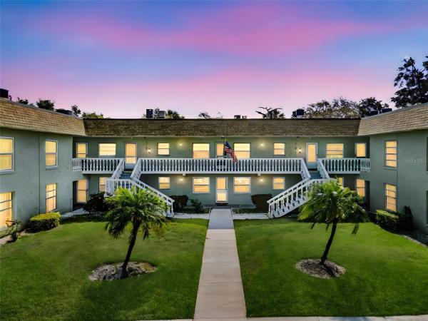 GREEN DOLPHIN PARK CONDO