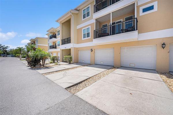 REGENCY PALMS A CONDOMINIUM