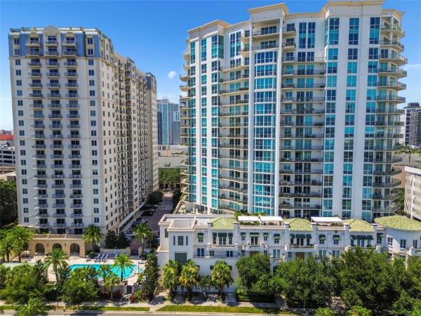 THE PLAZA HARBOUR ISLAND A CON