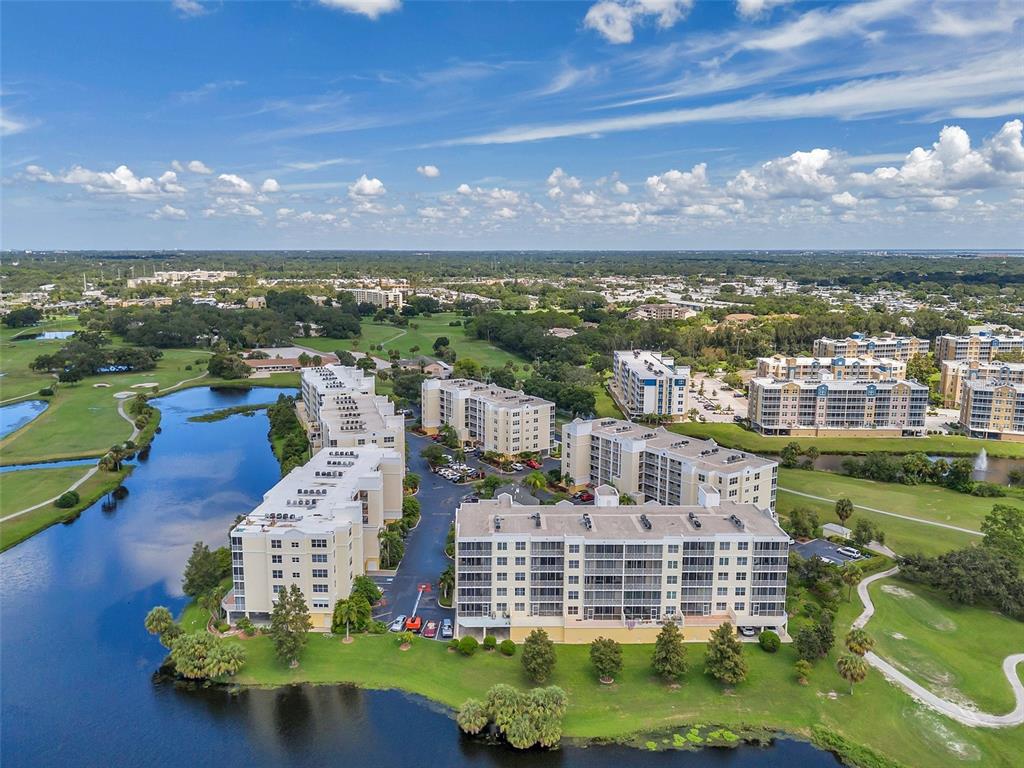 COUNTRY CLUB CONDO AT EAST BAY - фото