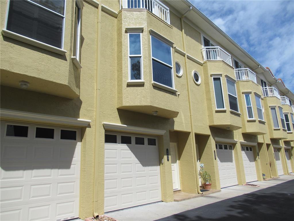 TIERRA SOUND TWNHMS - фото