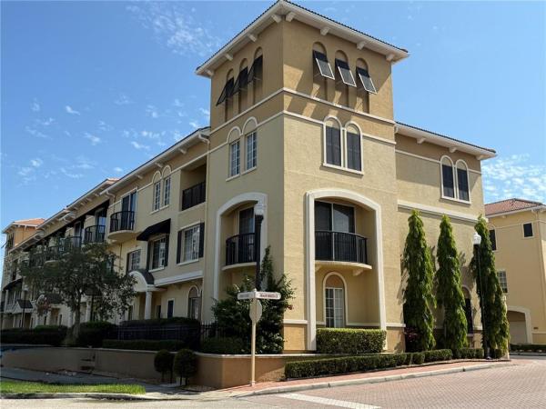 CORDOBA AT BEACH PARK A CONDOM