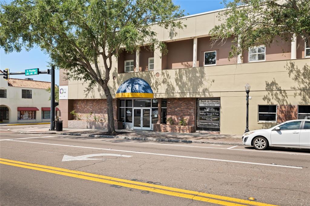 BURRUSS SUB - фото