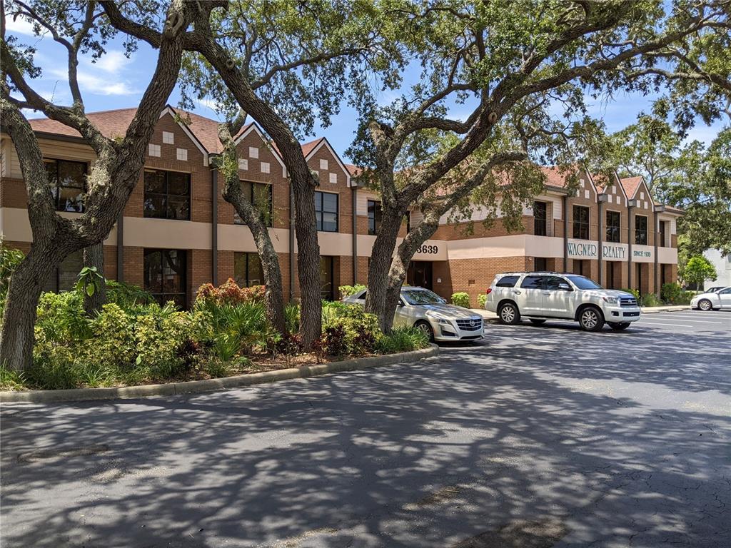 Commercial - фото