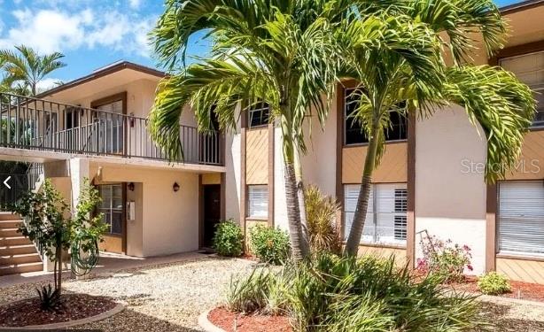 DAVIS WOODS CONDO - фото