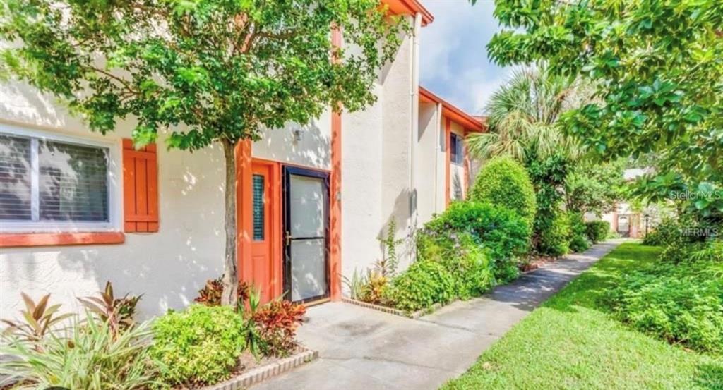 WHISPER WOOD TWNHMS CONDO - фото