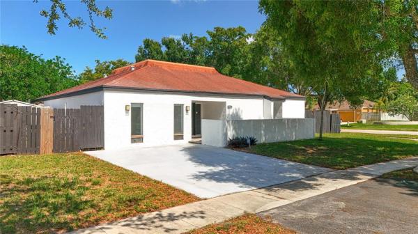 THE COUNTRY SEC 1 81-5 B