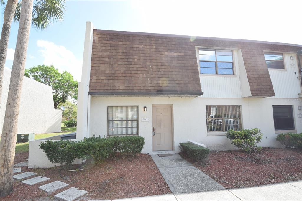 FAIRWOODS A CONDO - фото