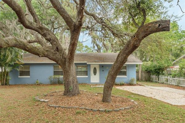 CRYSTAL LAKE WINTER HOMES
