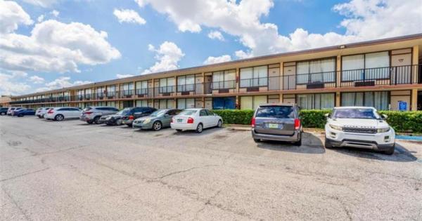 SANDLAKE COURTYARDS CONDO 5901/3515 UNIT1097 BLDG5