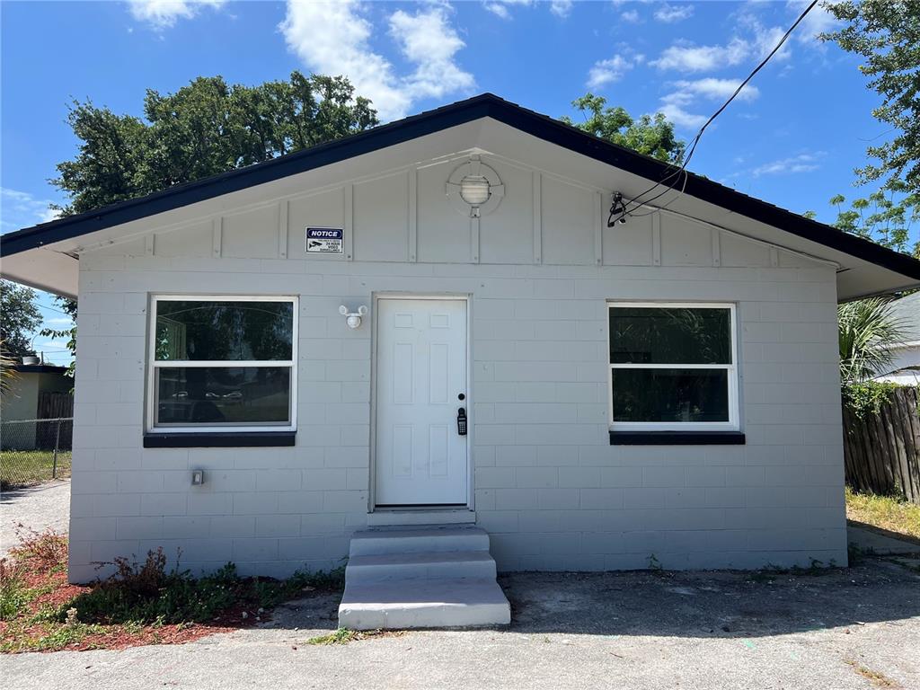 WESTFIELD - фото