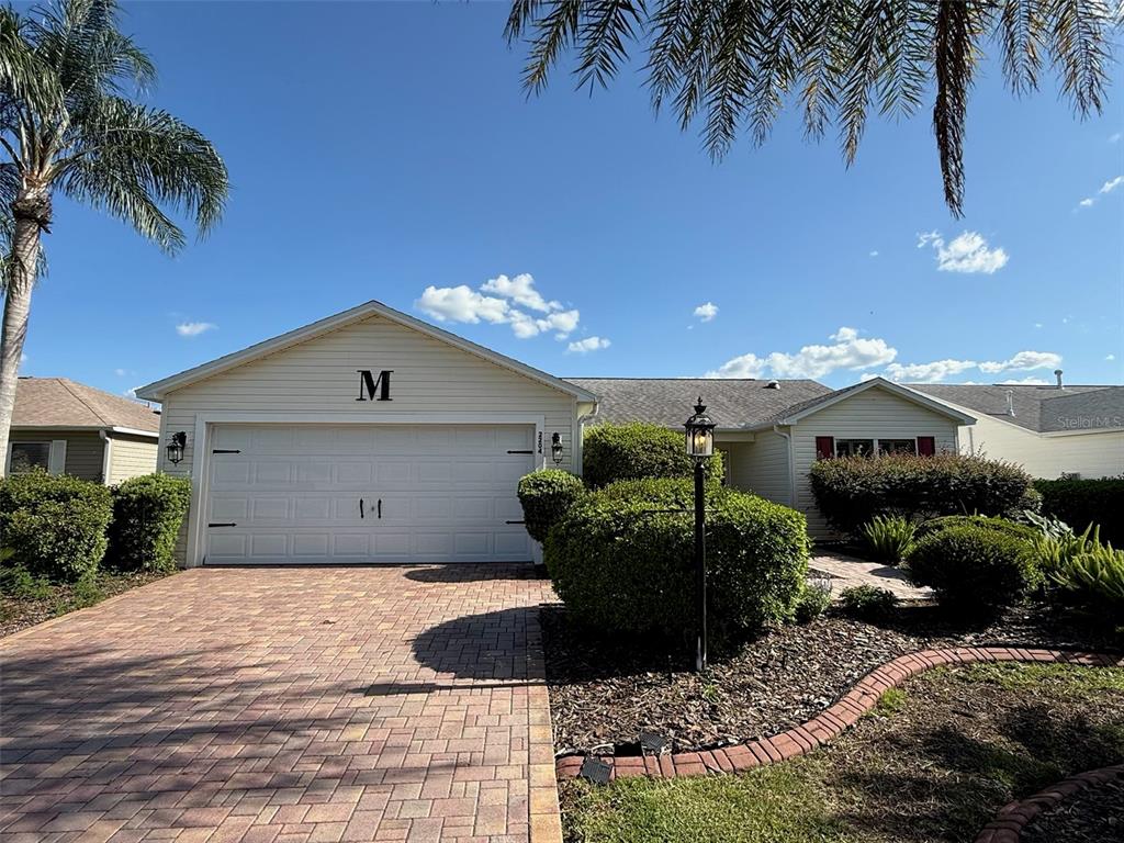 Single Family - фото