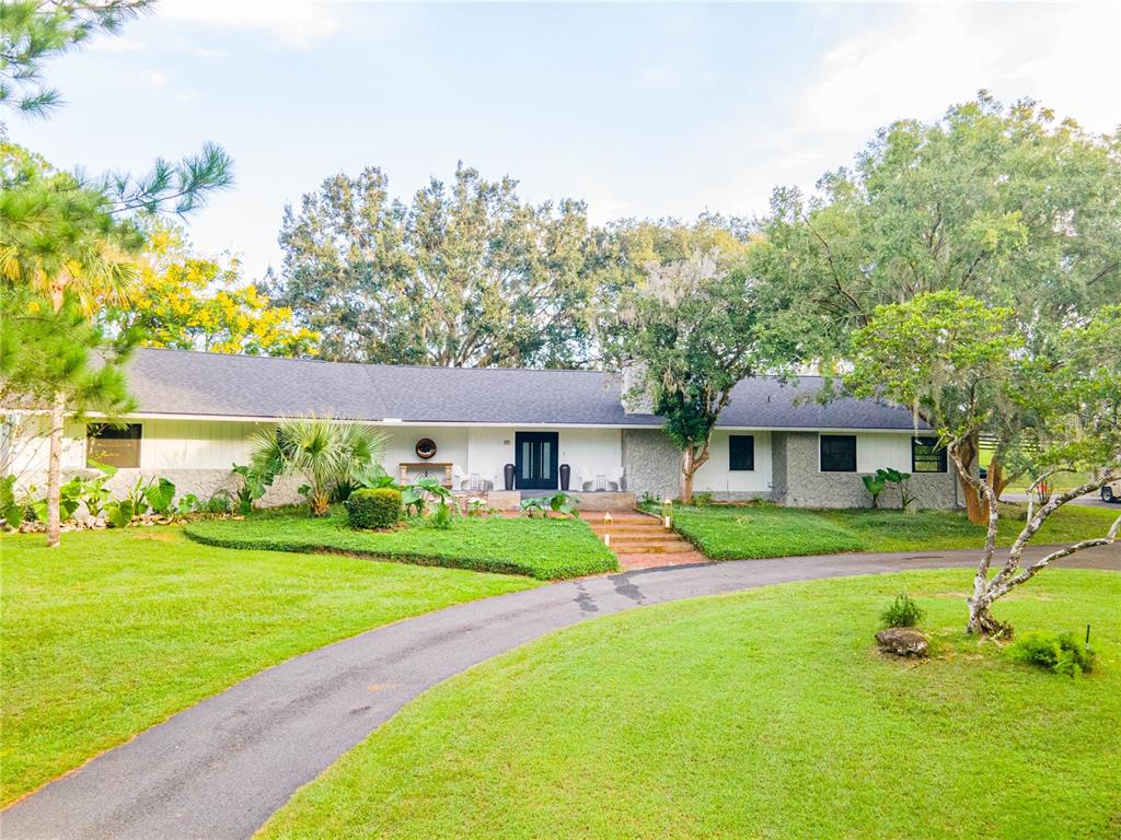 TURNING HAWK RANCH - фото