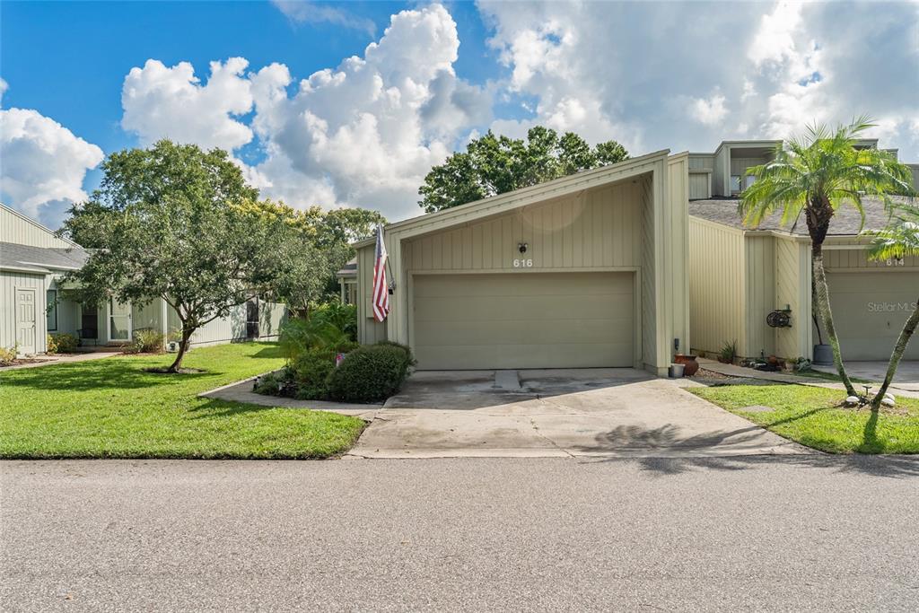 COACH LIGHT ESTATES SEC 2 - фото