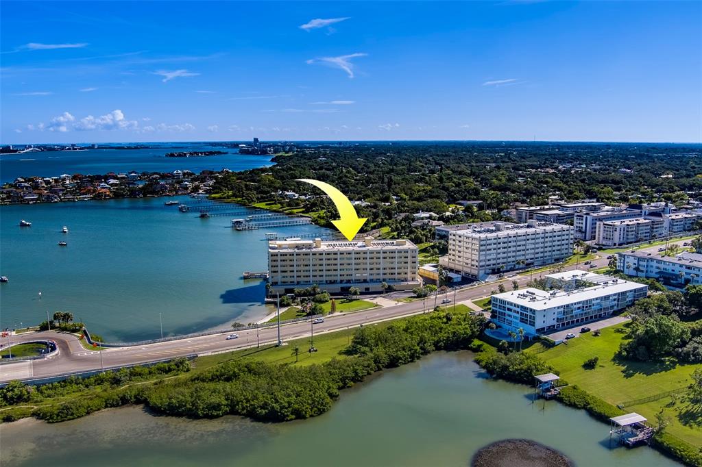 HARBOUR CLUB CONDO 3 - фото