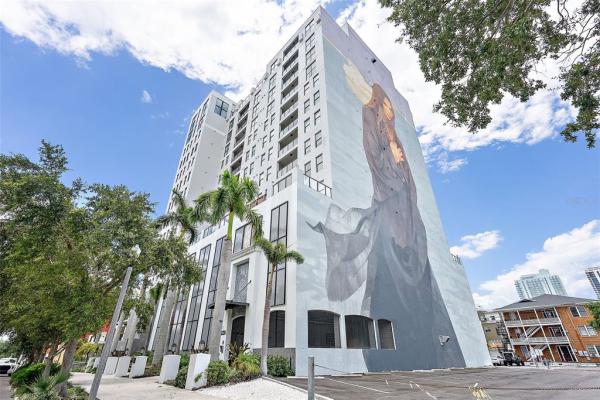 WALKER-WHITNEY PLAZA CONDO