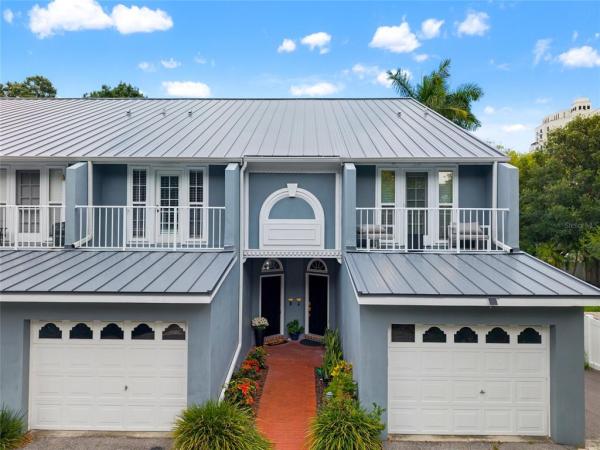 THE VILLAS OF BAY VILLA PLACE