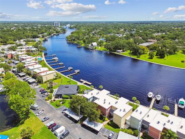 THE MARINA CLUB OF TAMPA A CON