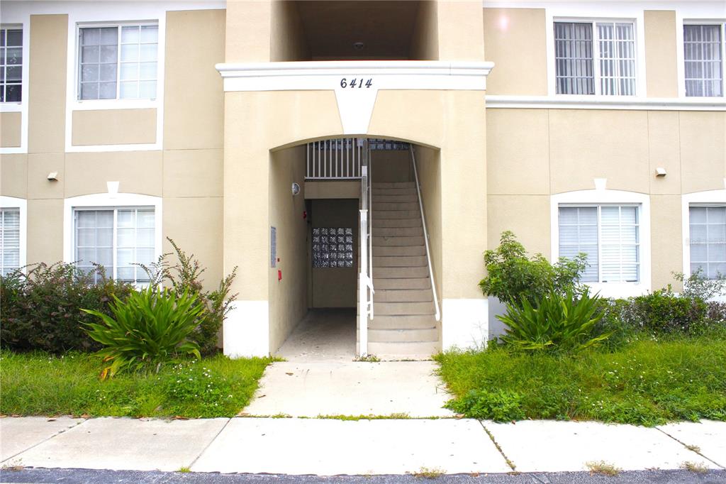 VILLAGES OF BLOOMINGDALE CONDO - фото