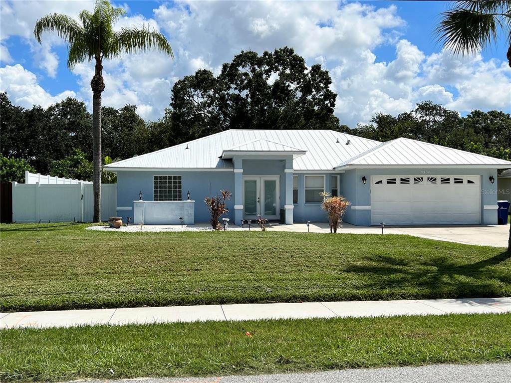 Single Family - фото